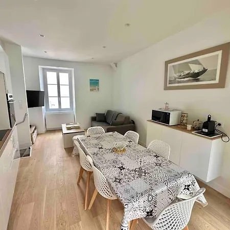 Le Port - Maison Dans Le Quartier Du Passage Holiday home